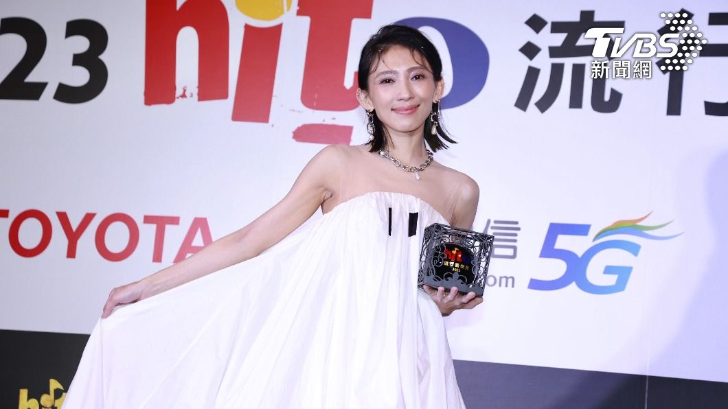 戴佩妮獲頒hito製作人獎。(圖/黃城碩攝)