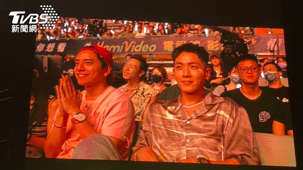 王大陸帶女友蔡卓宜現身小巨蛋放閃 柯震東被拱一句話秒遮臉