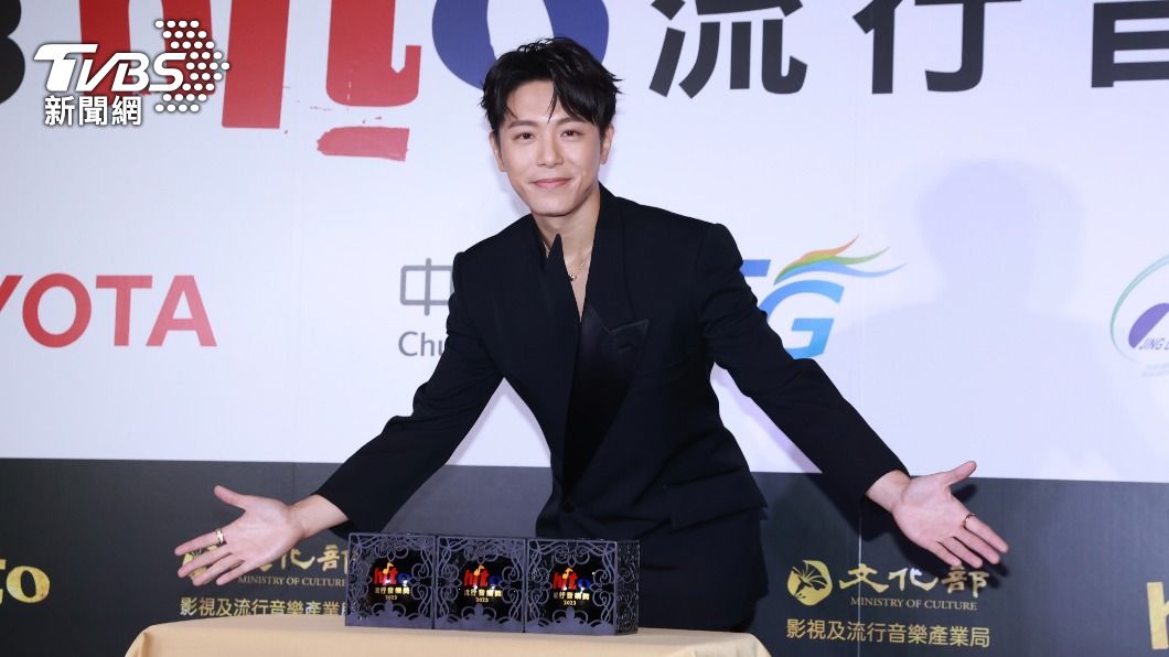 韋禮安帶傷演出「手包護腕」!背後原因超荒謬 嘆:沒時間治療