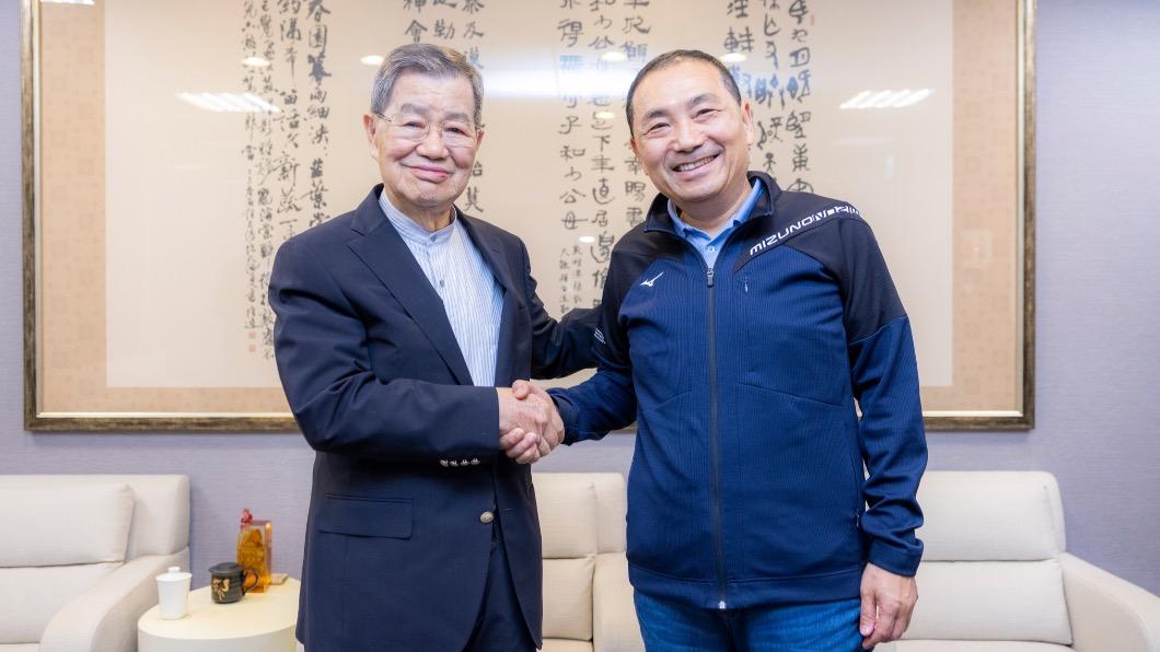 選總統!侯友宜持續請益之旅 拜會這位元首級「大學長」
