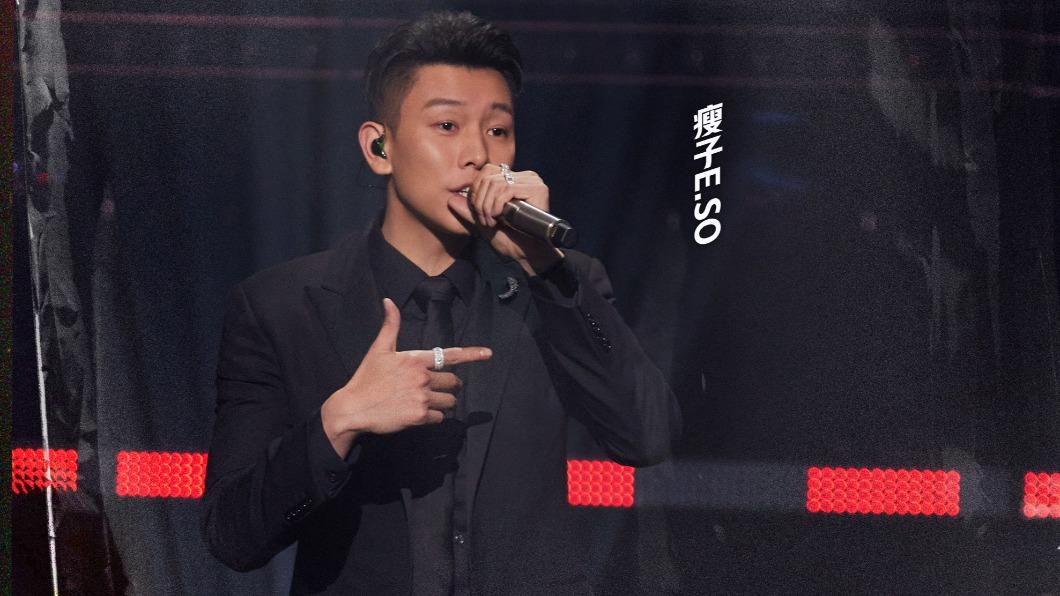 男星穿西裝太帥「攻佔熱搜」 陸網激喊:發現寶藏Rapper