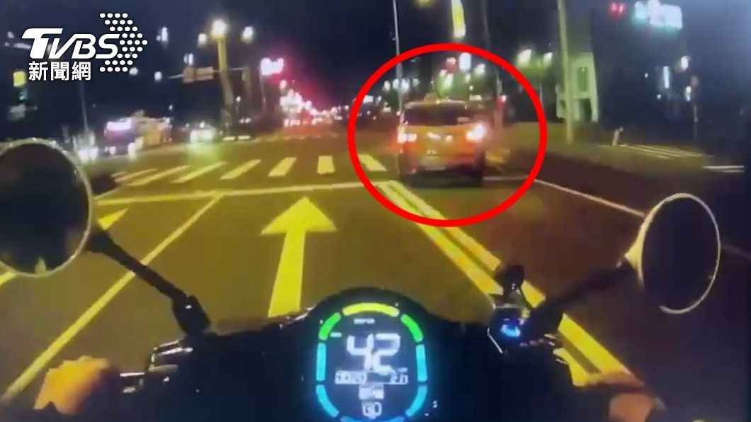 運將酒駕載友趴趴走！徒步逃被逮不認開車　遭監視器打臉