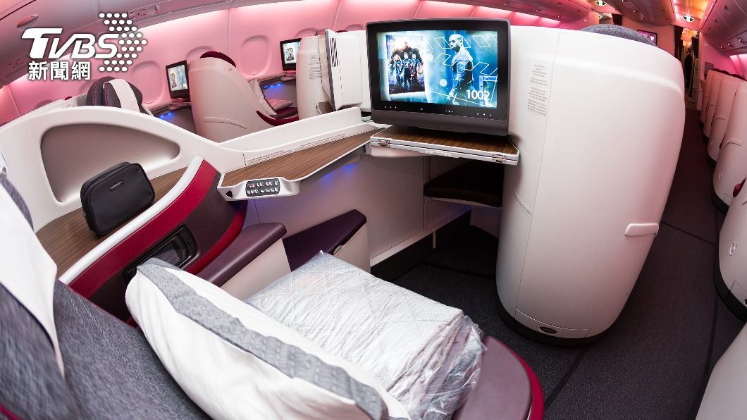 卡達航空指出，商務艙提供多項頭等艙也有的服務。（圖／shutterstock 達志影像）