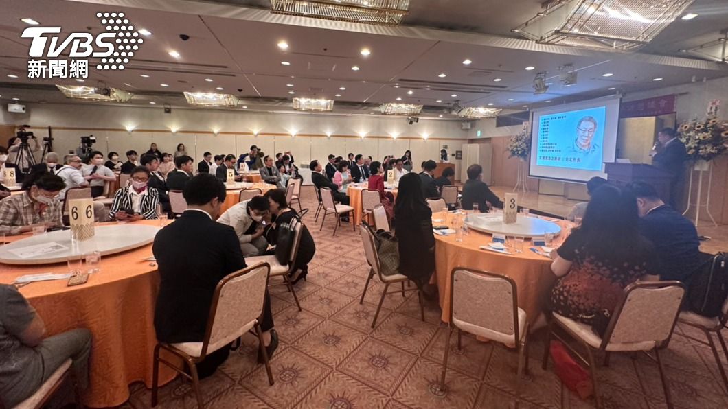 柯文哲今下午赴由「日本國會窗口」主辦的僑宴。(圖/林至柔攝)