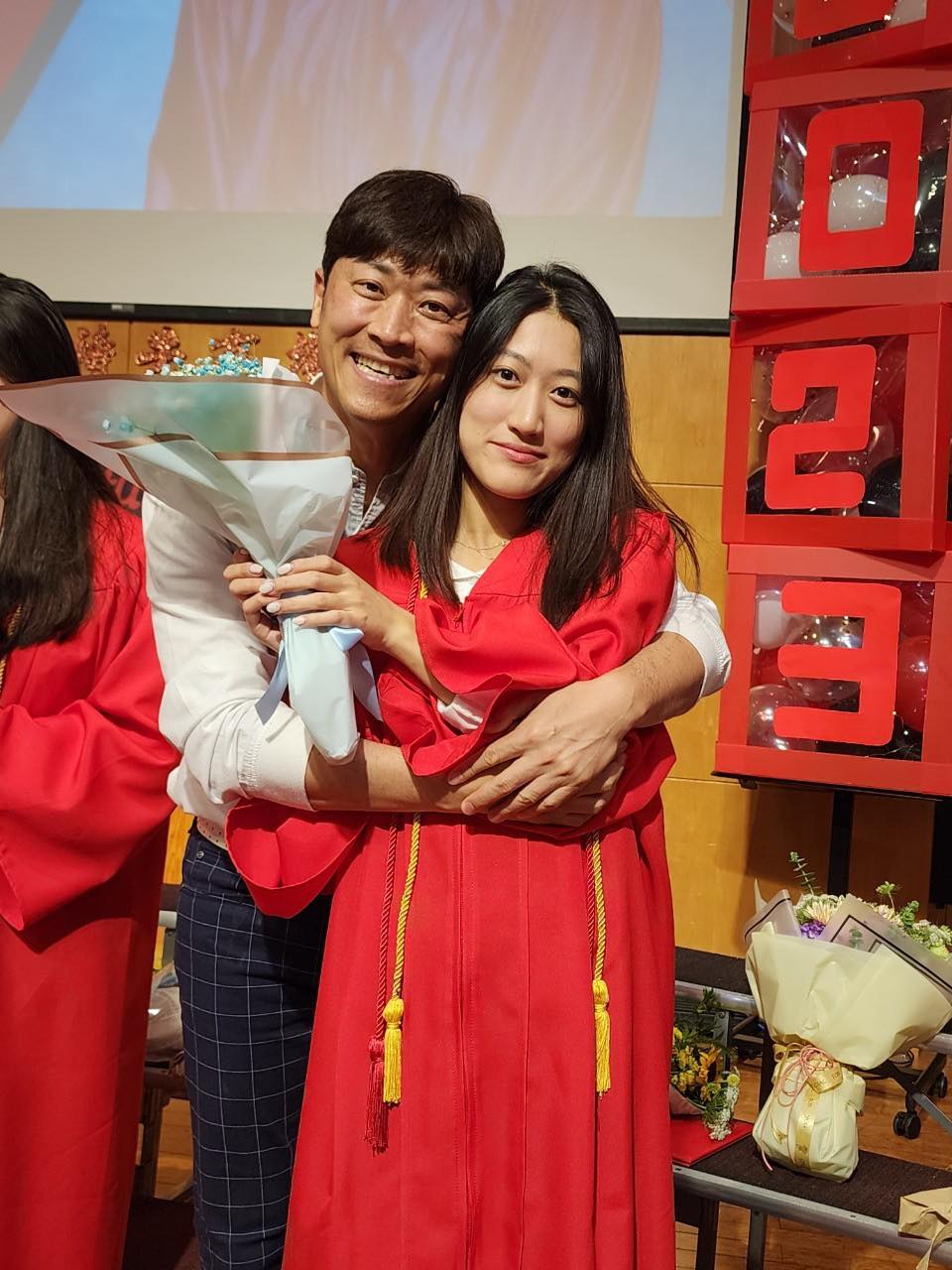 侯昌明開心女兒考上美國紐約FIT。(圖/翻攝自侯昌明臉書)
