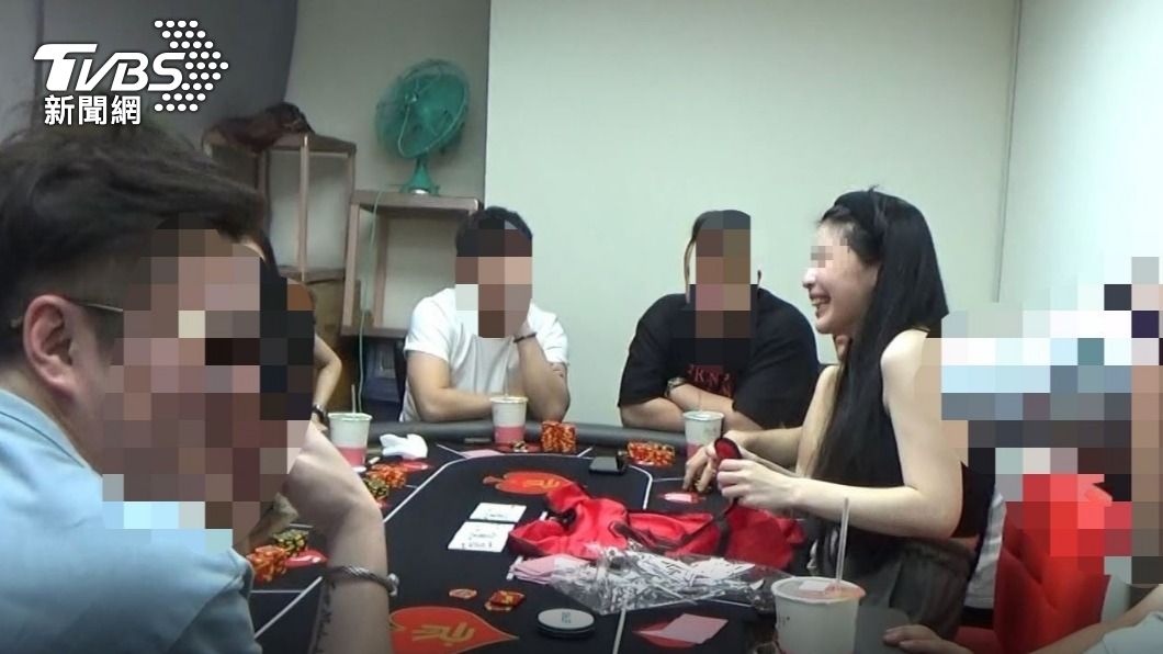 主打長髮美女荷官！德州撲克賭場藏商辦　警逮13人送辦