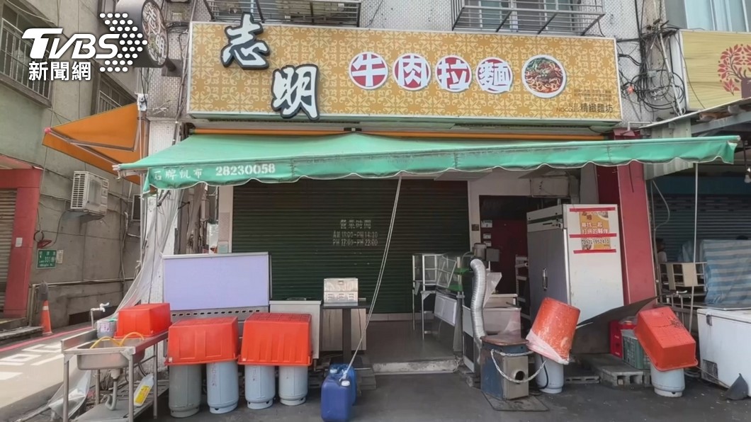 北投志明牛肉麵石牌分店稍早發道歉聲明,即日起歇業。(圖/TVBS)