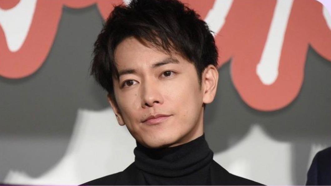 初戀男神佐藤健「黑歷史照」流出 頂超狂獅子頭網震驚