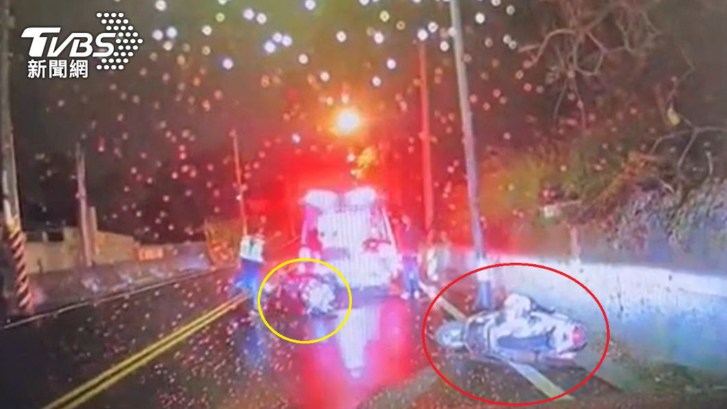 理智線斷!踹前男友機車警協助就醫 悍女卻催油門追撞救護車