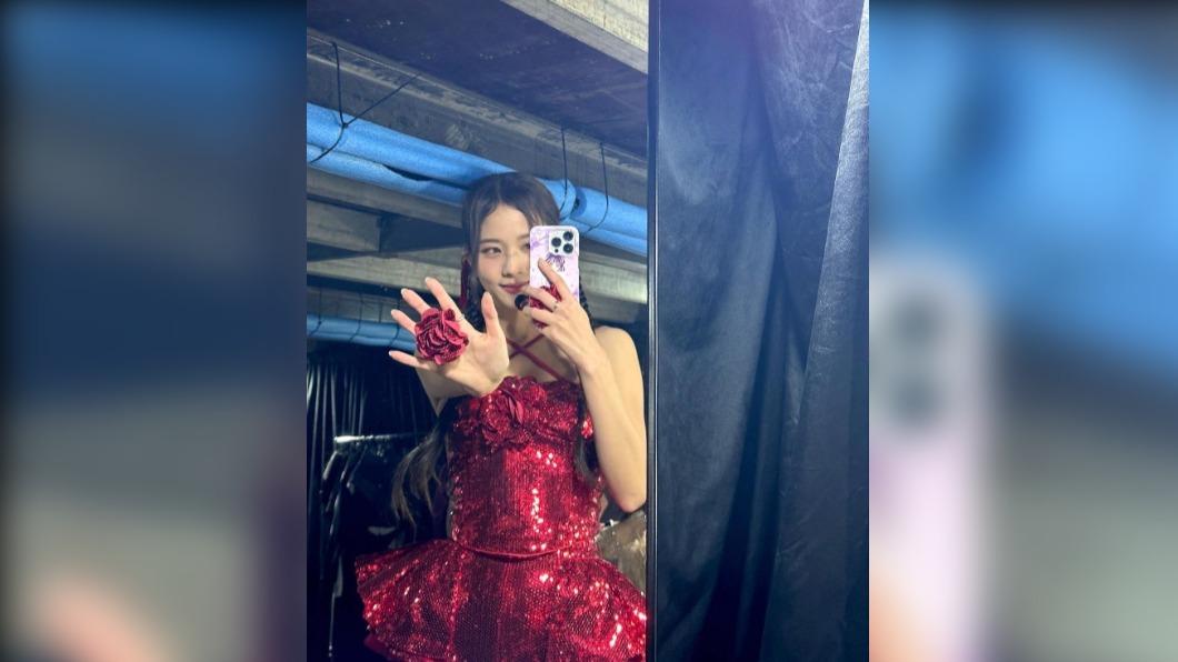 BLACKPINK成員Jisoo的solo主打歌《Flower》掀起一股熱潮。 (圖/翻攝自@sooyaaa__ IG)