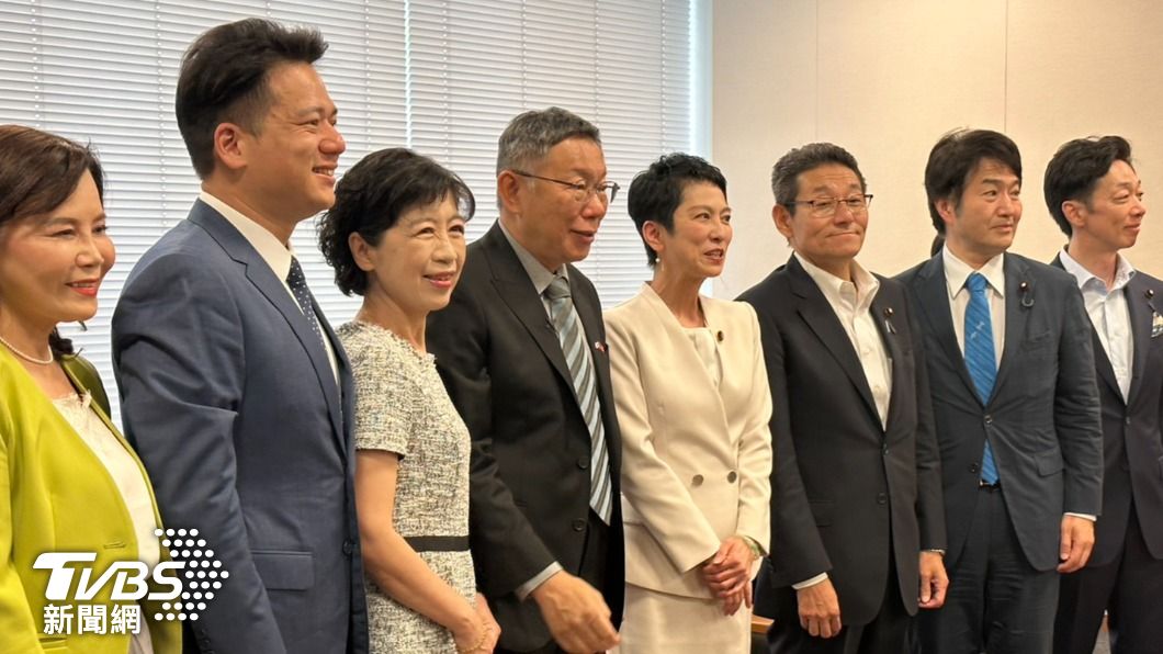 民眾黨2024總統參選人柯文哲訪日行程今（6）日來到第三天，一早柯文哲率團赴眾議院拜訪日本參議員蓮舫等政要。柯文哲受訪時呼籲，國民黨2024總統參選人侯友宜要向大家說清楚，核廢料該如何處理？嗆「出來江湖混的最後都要還的」。（圖／林至柔攝）
