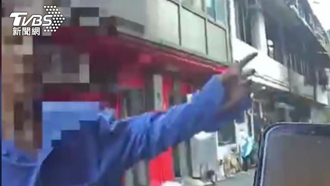 警方循線找到已經變裝的竊賊。（圖／TVBS）