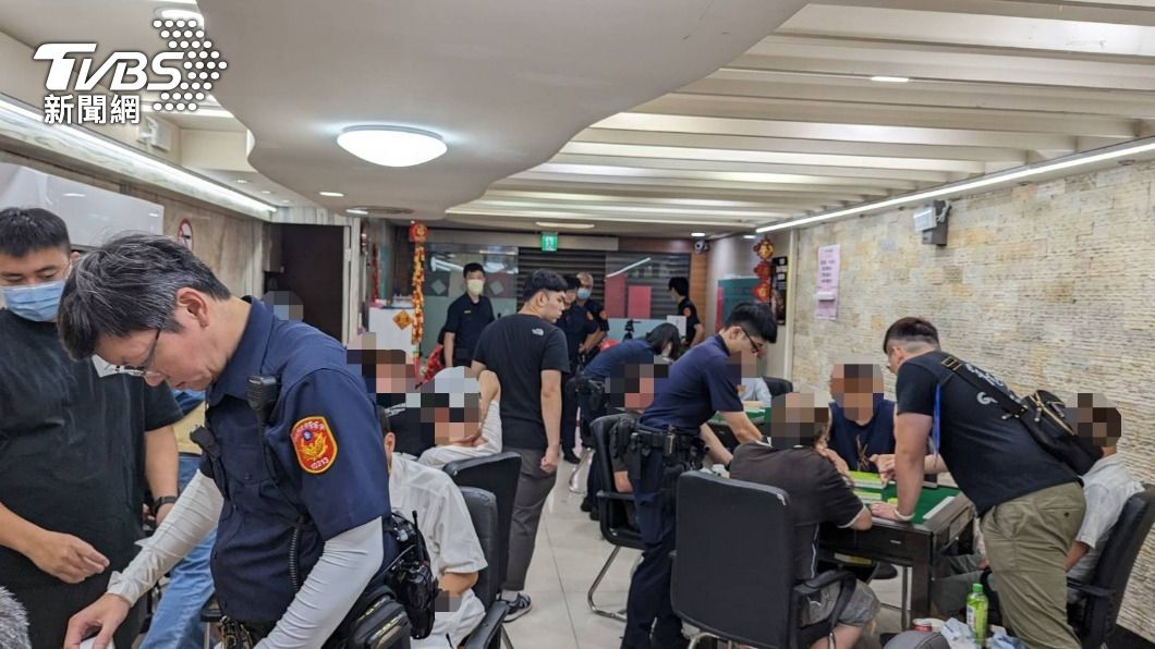 3個月前才被抄!合法棋牌社又非法聚賭 警上門逮39賭客