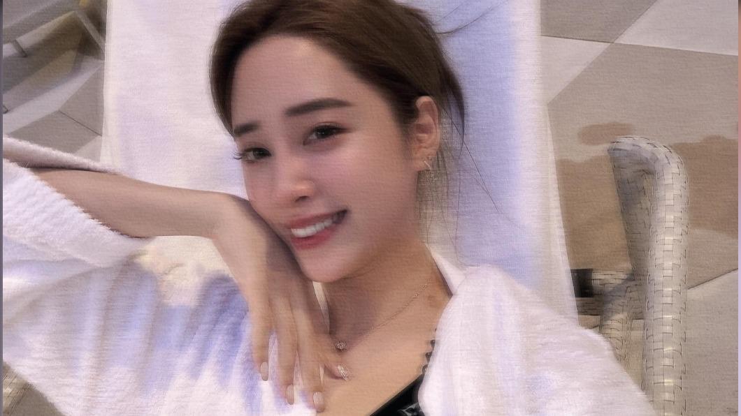 歐陽妮妮曬出多張度假美照。(圖/翻攝自歐陽妮妮臉書)