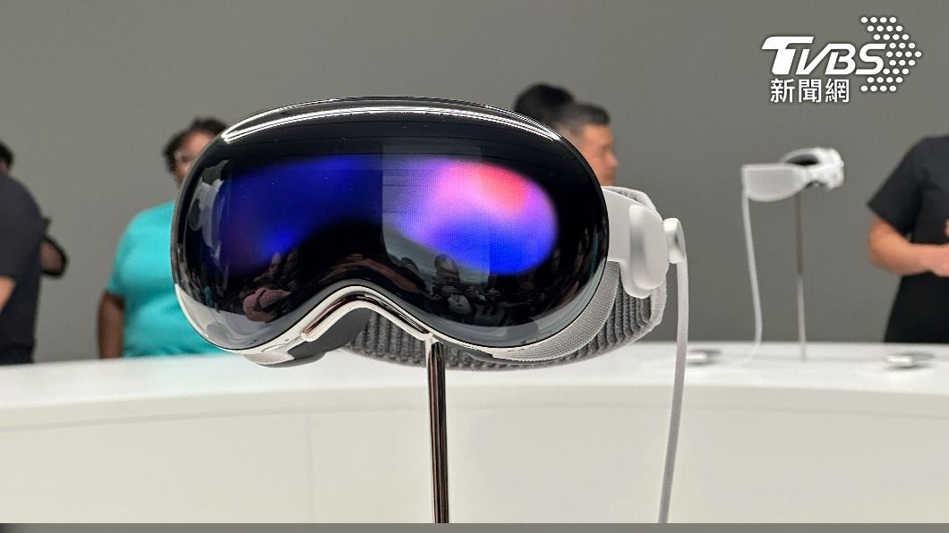 蘋果在今年的開發者大會推出Vision Pro頭戴裝置。（圖／達志影像美聯社）