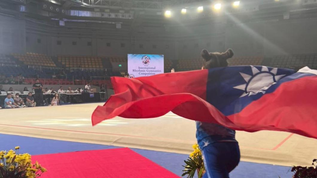 瑞莎率隊出國參賽勇奪12金! 小選手披國旗站上頒獎台