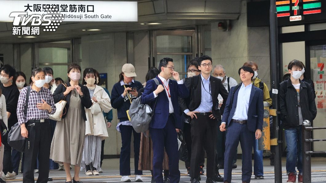 日本政府5月8日起，將新冠肺炎降為法定傳染病第5類。（圖／達志影像美聯社）