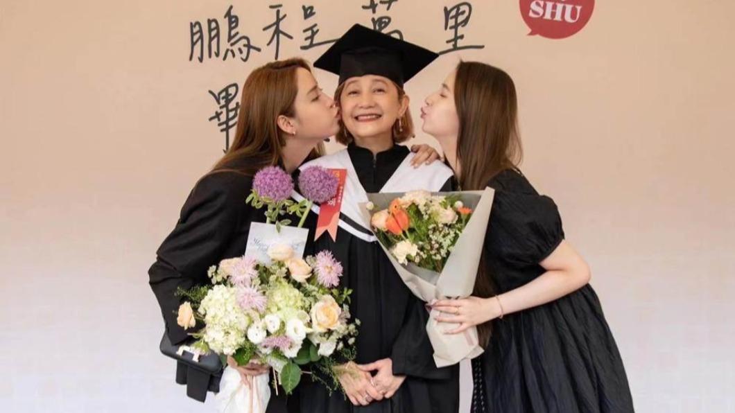 傅娟超美畢業照曝光!歐陽妮妮爆超好學:連出去玩都在念書