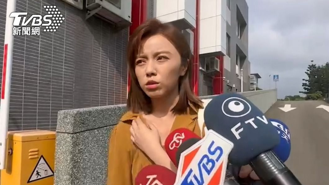 王瞳後續也到醫院治療。(圖/江昀蔓攝)
