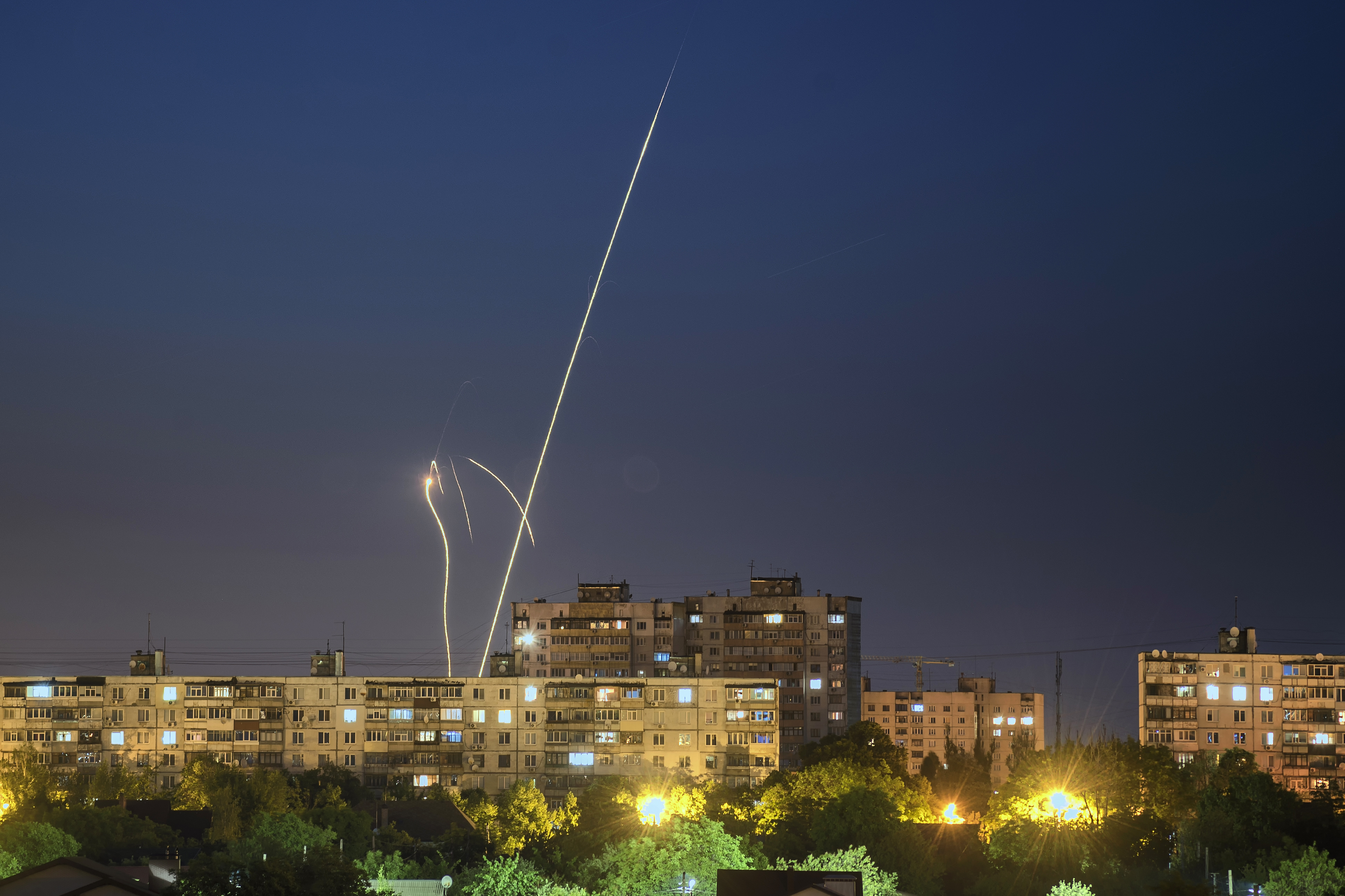 烏克蘭空軍發言人伊納特宣稱,俄羅斯發射多枚伊斯坎德爾飛彈空襲基輔。(畫面來源:AP)