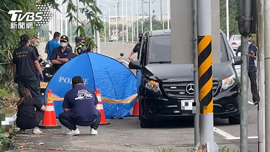 民眾嚇爆!路旁草叢倒臥紅衣男屍 疑吸毒過量遭友丟包