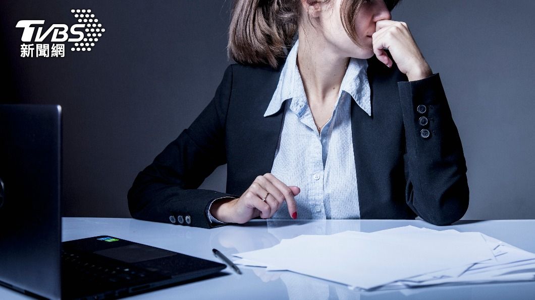 網友說用Line提離職被駁回,還遭主管辱罵。(示意圖,非當事人/shutterstock達志影像)