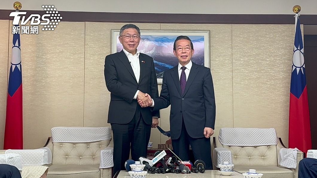 柯文哲赴駐日代表處 謝長廷笑:以後若你有權力可改擺設