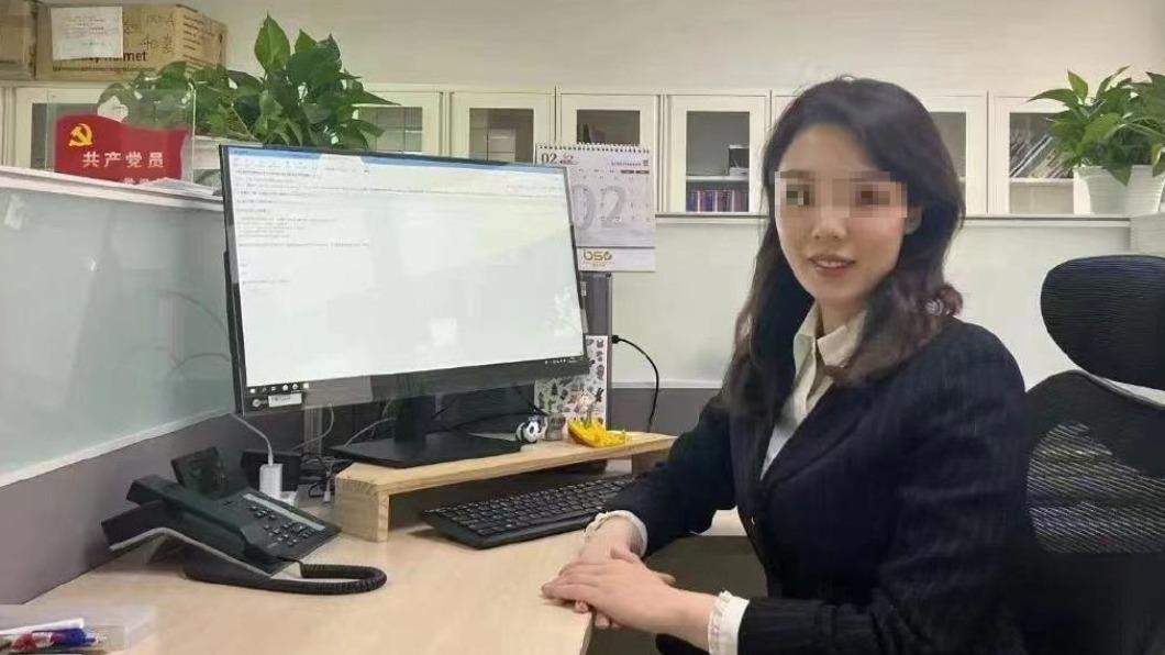 該名正妹背景超硬,是名符其實「白富美」。(圖/翻攝自微博)
