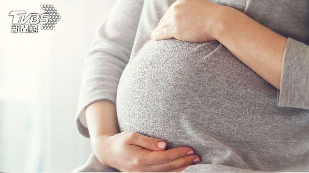 一名懷胎7月的孕婦指自己1天自慰三次。(示意圖/shutterstock達志影像)