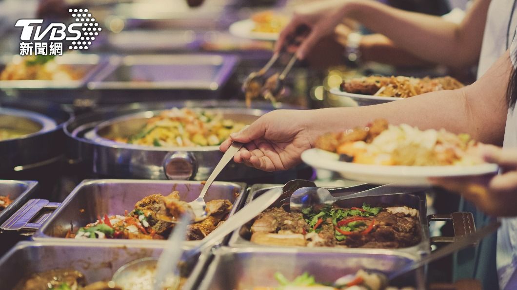 原PO媽媽認為自己解凍食物再上的行為「超級省錢」。(示意圖/Shutterstock達志影像)