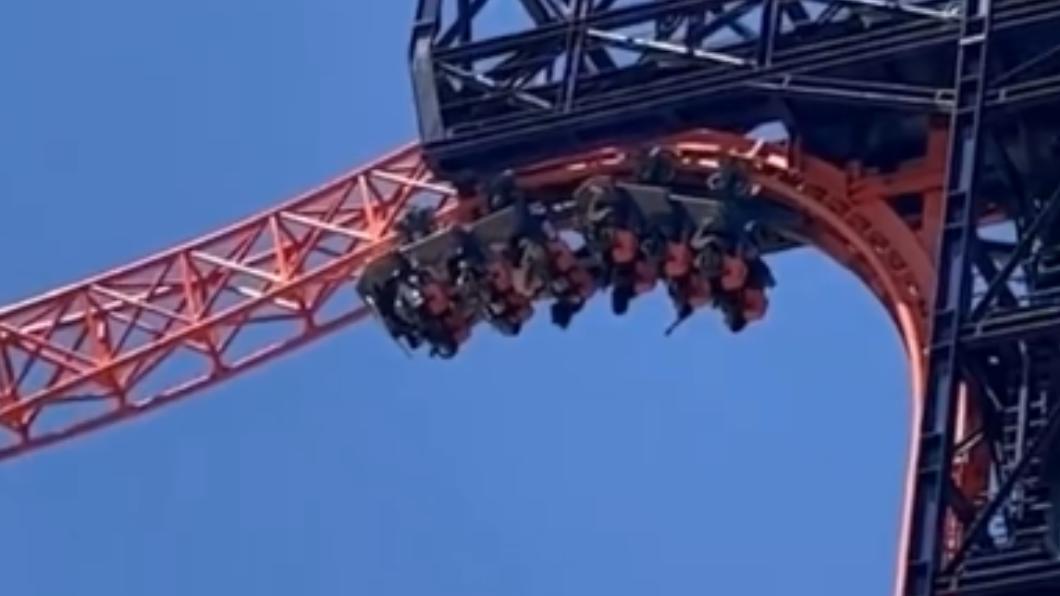 驚悚!雲霄飛車忽停電 11人頭下腳上「倒掛半空20分」