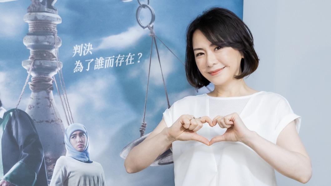 「花系列惡女」回來了!53歲潘儀君周旋多男 敲碗拍床戲
