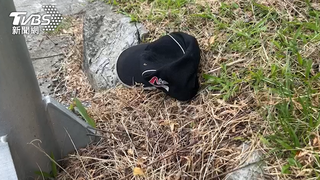蔡男的帽子疑似還遺留在現場。（圖／TVBS）