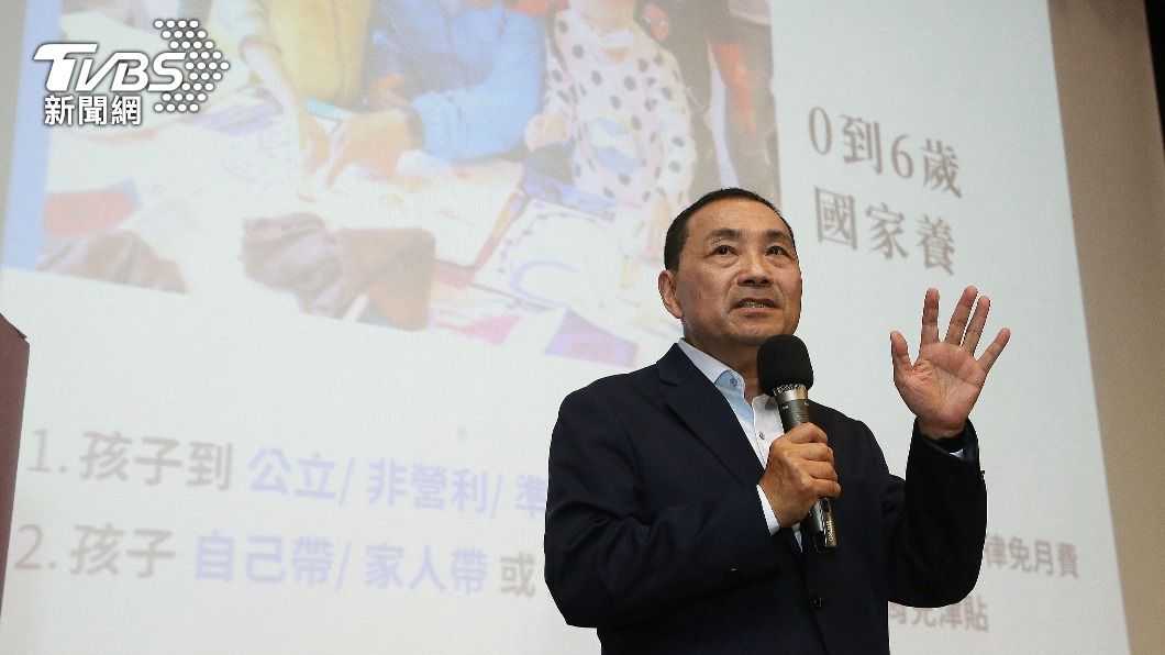 侯友宜8日晚間赴政大座談。（圖／中央社）