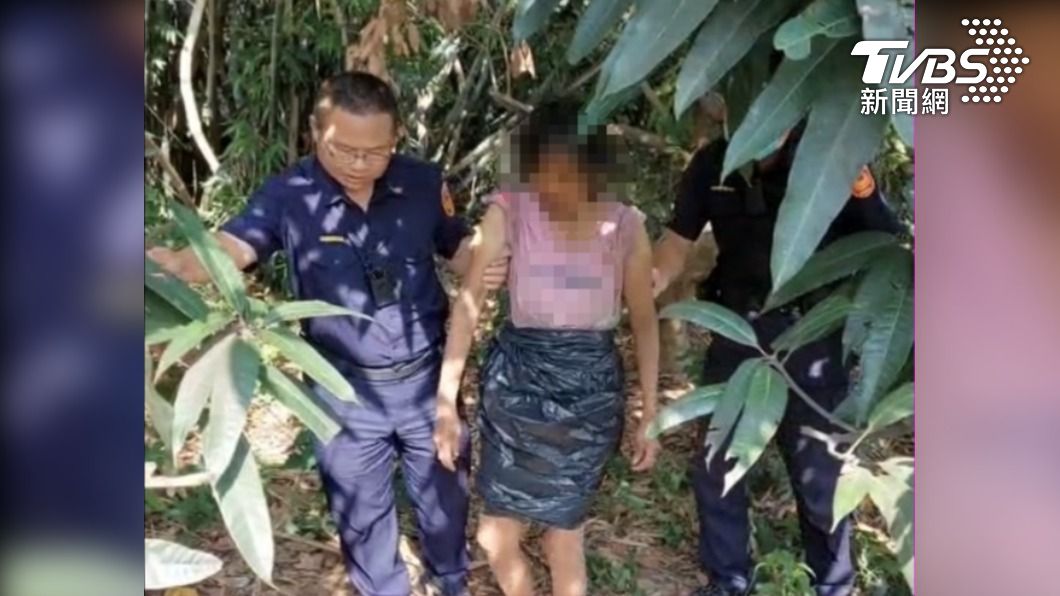 新營警分局透過警民合作,在樹叢中發現走失2天的阿嬤。(圖/警方提供)