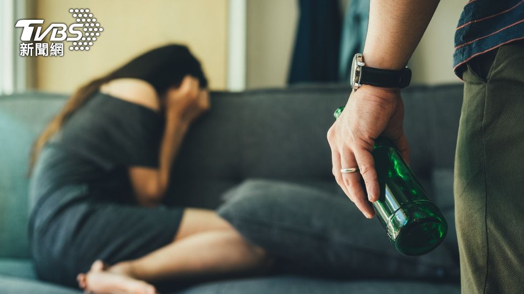 林萃芬表示如果喝酒後出現不尊重人的行為表示自己內在可能就是這樣。(示意圖/shutterstock 達志影像)