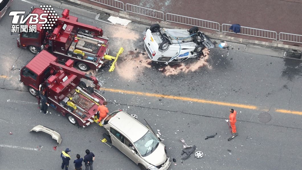 汽車被掀翻!奈良縣5車路口相撞 9旬老婦重傷心肺驟停