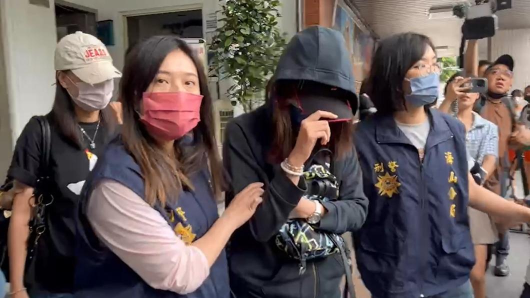 檢警今日約談3名教保員。（圖／TVBS）