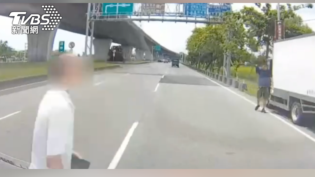車禍撞擊瞬間曝光。(圖/TVBS)