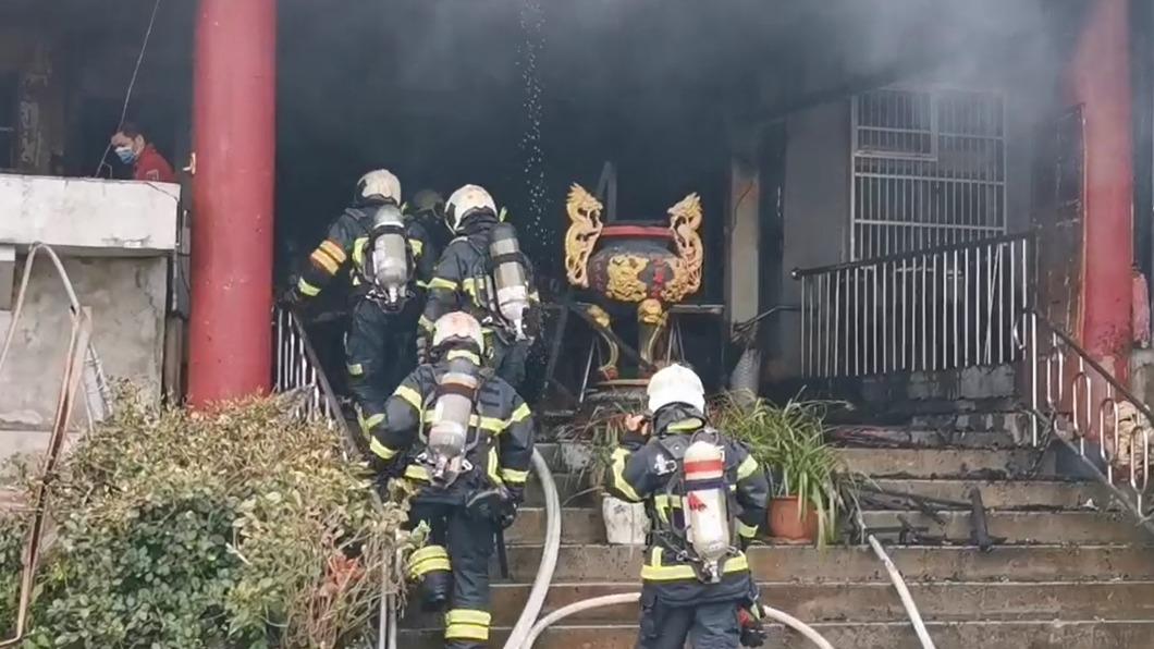 大批警消到場搶救。（圖／民眾提供）