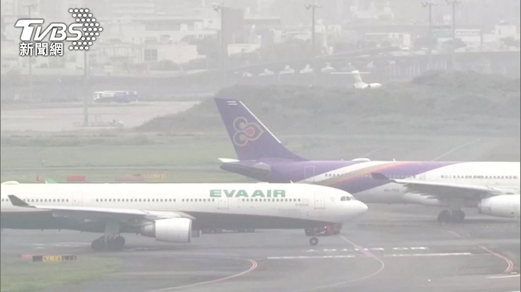 長榮班機在日本羽田機場遭泰航擦撞 部分旅客明晨抵台