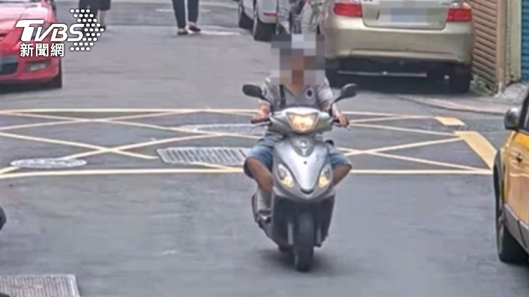 周嫌騎車機車犯案。（圖／TVBS）