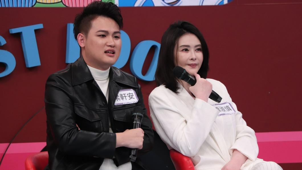 蕭淑慎說當初要結婚曾被夫家反對。(圖/中天提供)