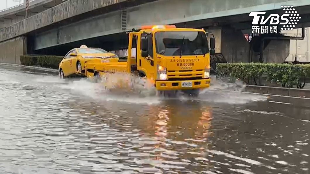 計程車拋錨。(圖/TVBS)