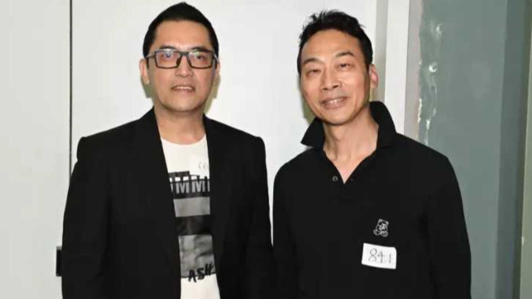 呂良國與許志安哥哥許志偉合影。(圖/翻攝自津武鄭韓微博)