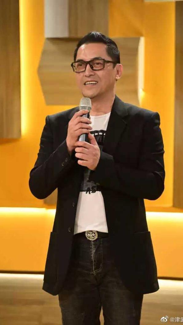 呂良國曾短暫在演藝圈發展,後來轉做私家偵探。(圖/翻攝自津武鄭韓微博)