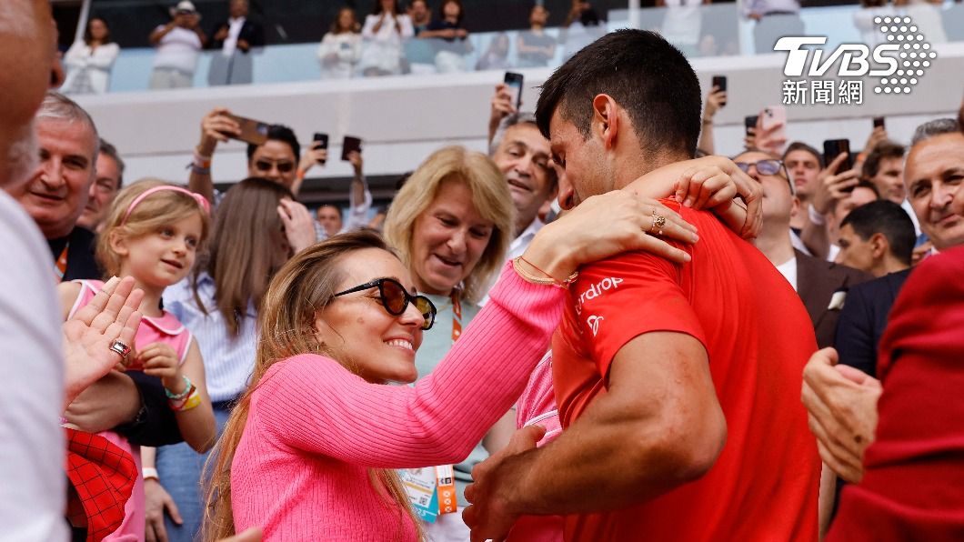 喬帥的妻子耶萊娜(Jelena Djokovic)也到場見證歷史,兩人2014年結婚後,時常能見到耶萊娜在場邊加油的身影。(圖/達志影像路透社)