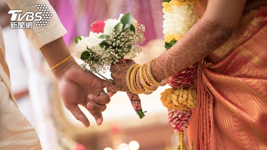 死者夫妻在前一天才剛完婚。（示意圖／Shutterstock達志影像）