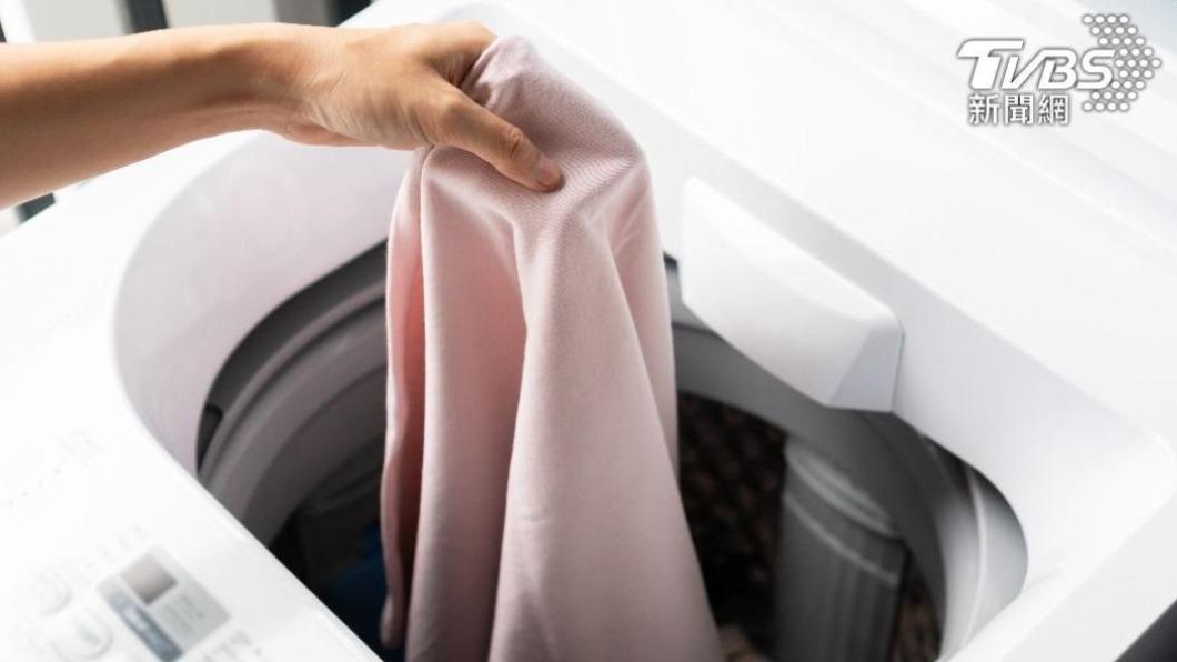 不少網友也分享自家洗衣服的頻率。(示意圖/shutterstock達志影像)