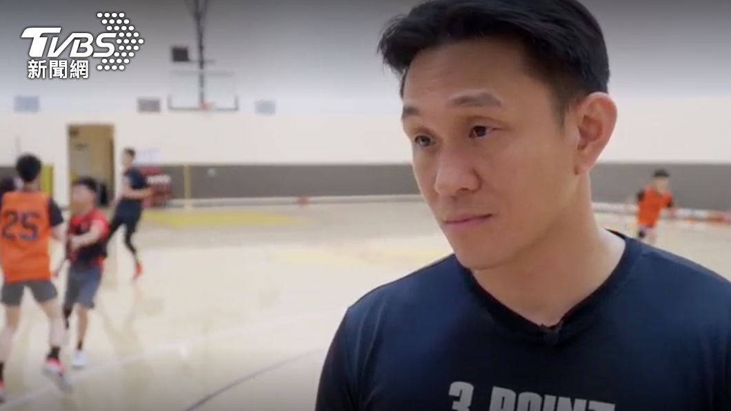楊玉明開辦籃球教室,成為台灣史上首位赴美創立籃球教室的國手。(圖/區國強攝)